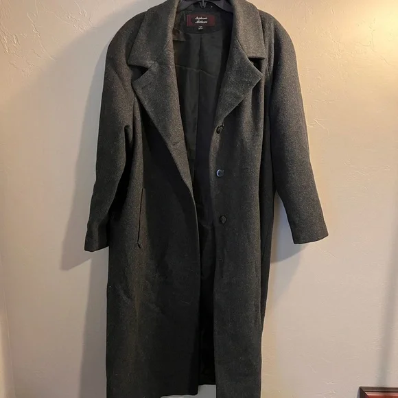 Stephanie Matthew’s Wool Longline Coat - Picture 9 of 12